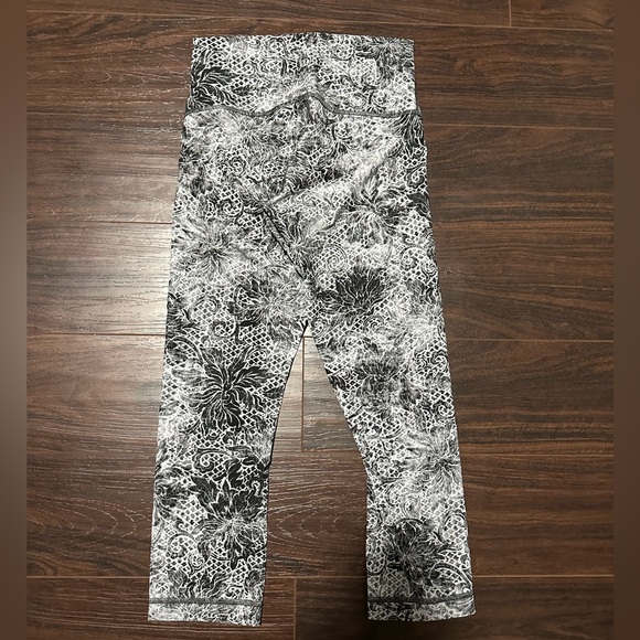 EUC Lululemon Wunder Under Crop HighRise Full On Luxtreme 21 Serigraph StarlighT - Picture 3 of 6